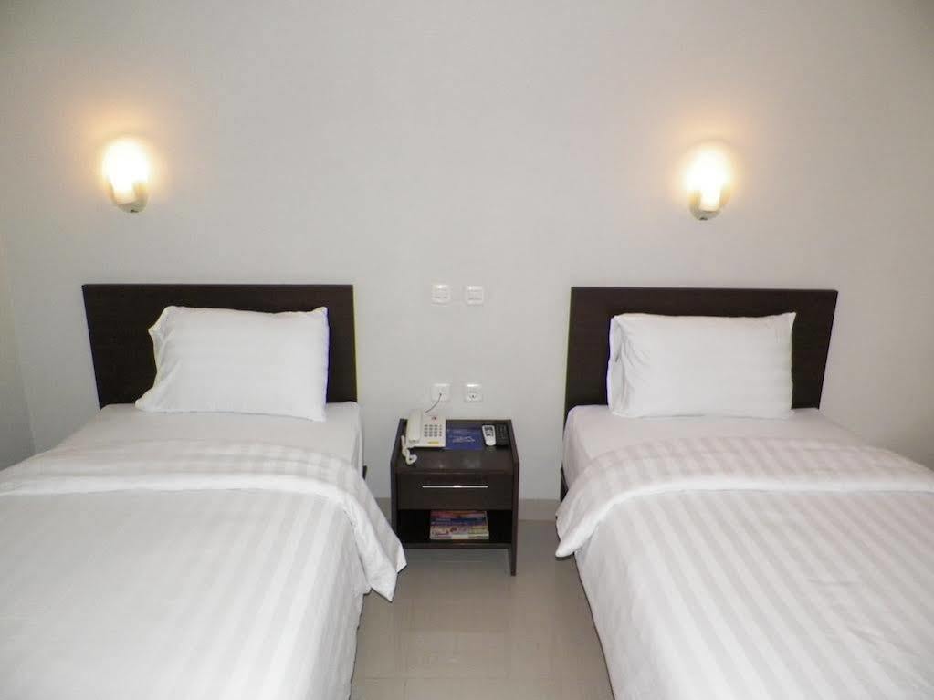 Lj Hotel Bandung Exterior photo