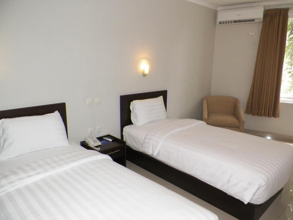 Lj Hotel Bandung Room photo